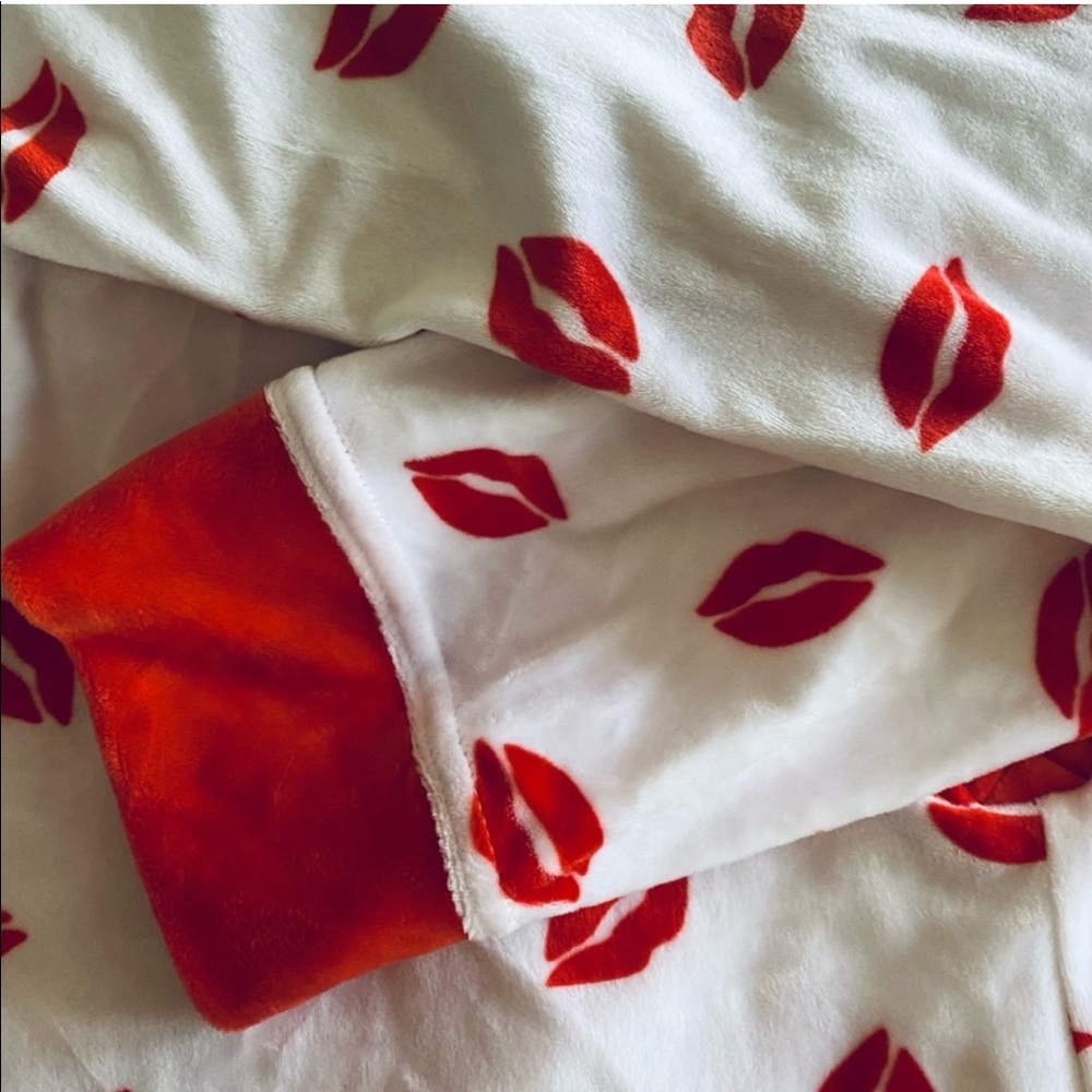 Onesie Kiss Print Pajamas